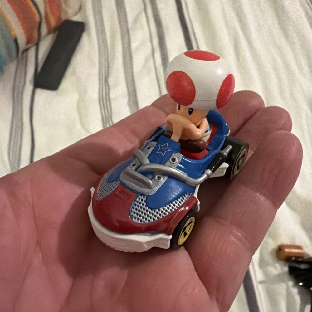 2018 Hot Wheels Mario Kart Toad Sneeker Nintendo Loose Hotwheels
